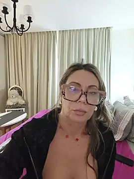 lolavalecuatro online show from 05-31-26, 06:09