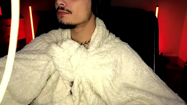 Snapshot of JordanShow chatting on 10-19-25, 09:26 JordanShow online show from 10-19-25, 09:26