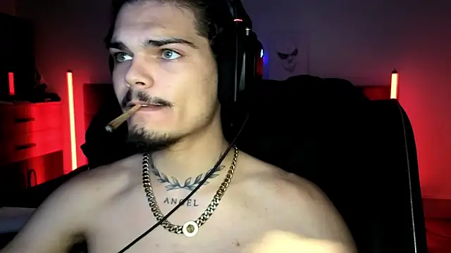 Snapshot of JordanShow chatting on 10-22-25, 10:31 JordanShow online show from 10-22-25, 10:31