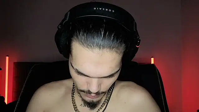 Snapshot of JordanShow chatting on 10-23-25, 10:41 JordanShow online show from 10-23-25, 10:41