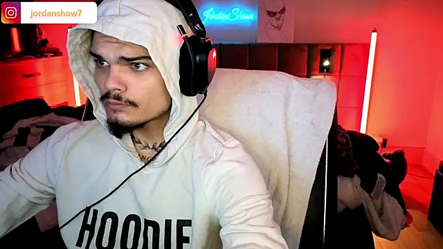 Snapshot of JordanShow chatting on 11-03-25, 11:55 JordanShow online show from 11-03-25, 11:55