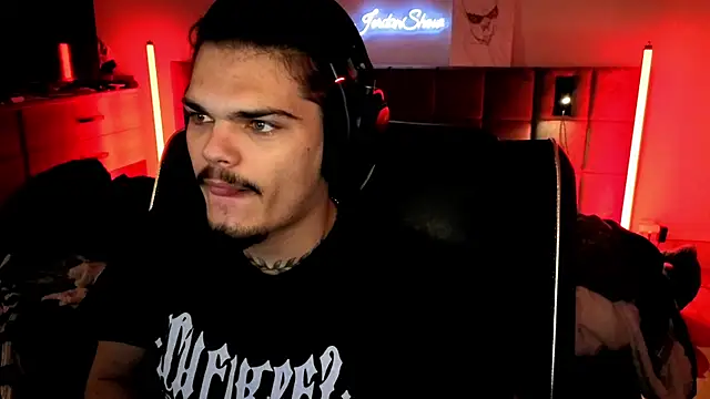 Snapshot of JordanShow chatting on 11-04-25, 08:19 JordanShow online show from 11-04-25, 08:19