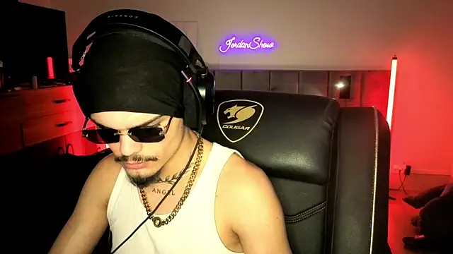 Snapshot of JordanShow chatting on 11-09-25, 04:16 JordanShow online show from 11-09-25, 04:16