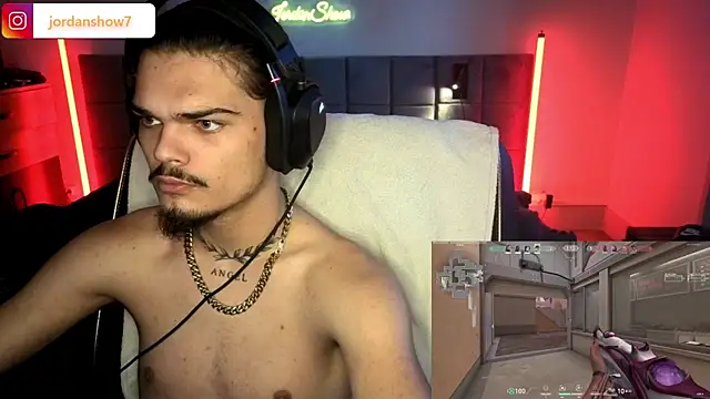 Snapshot of JordanShow chatting on 11-15-25, 01:29 JordanShow online show from 11-15-25, 01:29