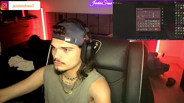 Snapshot of JordanShow chatting on 11-18-25, 01:11 JordanShow online show from 11-18-25, 01:11