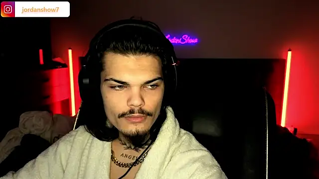 Snapshot of JordanShow chatting on 12-01-25, 04:23 JordanShow online show from 12-01-25, 04:23