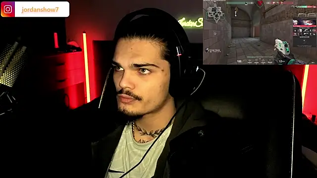 Snapshot of JordanShow chatting on 12-02-25, 09:03 JordanShow online show from 12-02-25, 09:03