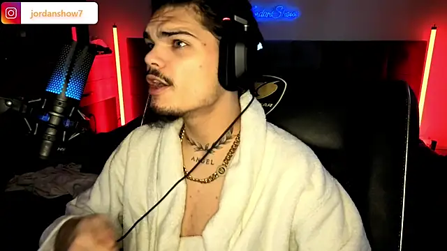 Snapshot of JordanShow chatting on 12-04-25, 02:48 JordanShow online show from 12-04-25, 02:48