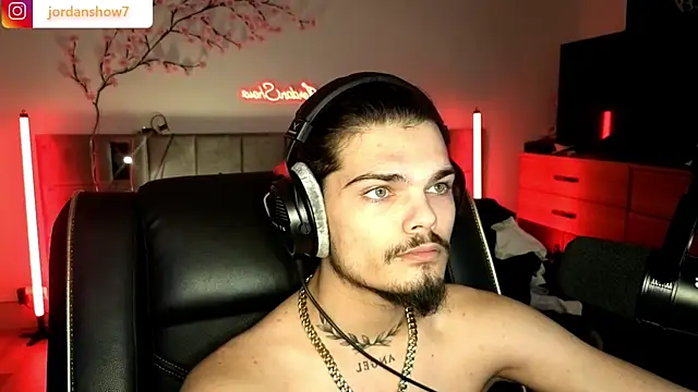 Snapshot of JordanShow chatting on 02-19-26, 11:50 JordanShow online show from 02-19-26, 11:50