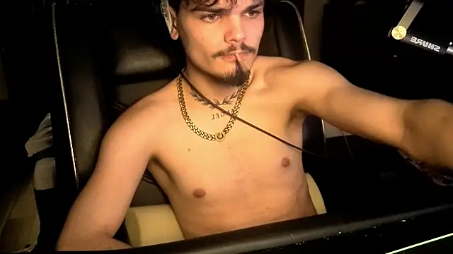 Snapshot of JordanShow chatting on 03-09-26, 02:43 JordanShow online show from 03-09-26, 02:43