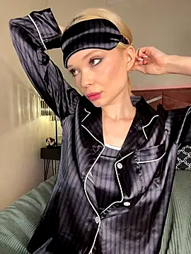 Snapshot of dollfromvenus chatting on 09-26-25, 06:34 dollfromvenus online show from 09-26-25, 06:34