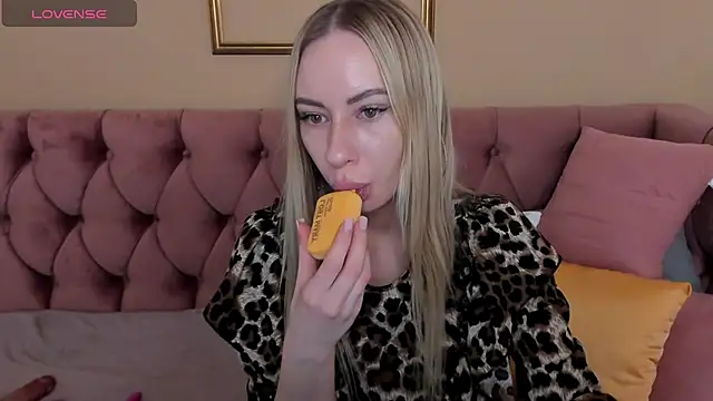 Diana Garrett online show from 02-23-25, 01:46