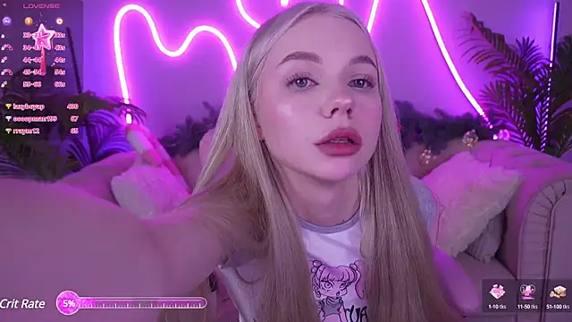 Snapshot of EviStar chatting on 12-29-24, 11:40 EviStar online show from 12-29-24, 11:40