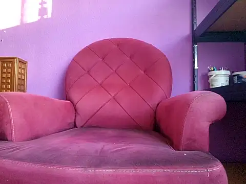 Snapshot of Josephine_LIVE chatting on 09-28-25, 04:01 Josephine LIVE online show from 09-28-25, 04:01