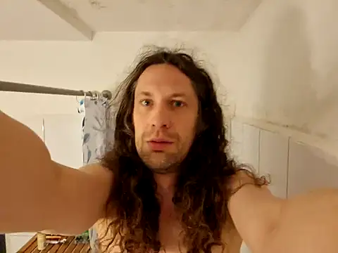 Snapshot of Josephine_LIVE chatting on 10-12-25, 06:01 Josephine LIVE online show from 10-12-25, 06:01