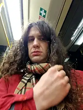 Snapshot of Josephine_LIVE chatting on 11-29-25, 09:18 Josephine LIVE online show from 11-29-25, 09:18