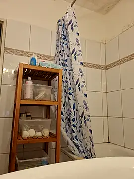 Snapshot of Josephine_LIVE chatting on 12-02-25, 05:24 Josephine LIVE online show from 12-02-25, 05:24