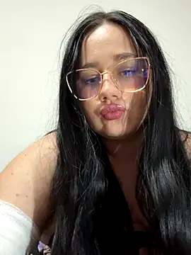 Snapshot of curvybabe7 chatting on 12-02-25, 07:31 curvybabe7 online show from 12-02-25, 07:31