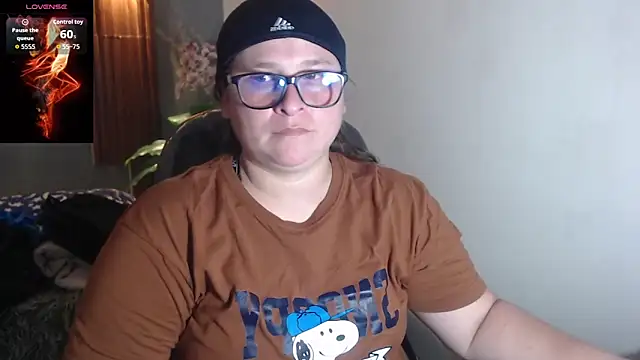 Snapshot of katty_femdom chatting on 09-24-25, 06:00 katty femdom online show from 09-24-25, 06:00