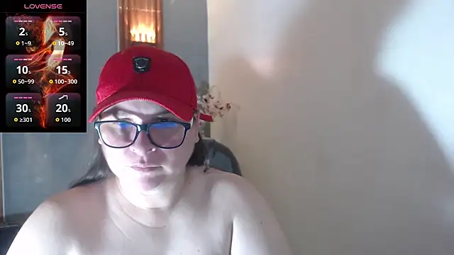 Snapshot of katty_femdom chatting on 10-16-25, 01:23 katty femdom online show from 10-16-25, 01:23