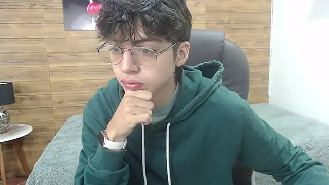 Snapshot of jhoellx chatting on 01-08-25, 12:26 jhoellx online show from 01-08-25, 12:26