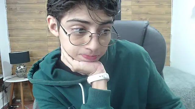 Snapshot of jhoellx chatting on 01-10-25, 12:15 jhoellx online show from 01-10-25, 12:15