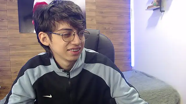 Snapshot of jhoellx chatting on 01-25-25, 12:37 jhoellx online show from 01-25-25, 12:37