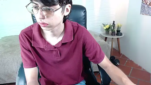 Snapshot of jhoellx chatting on 01-26-25, 12:33 jhoellx online show from 01-26-25, 12:33