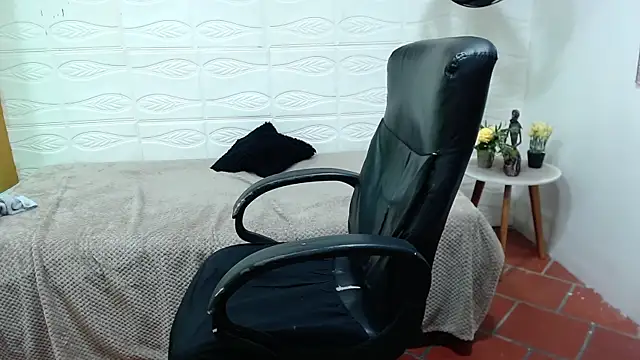 Snapshot of jhoellx chatting on 01-26-25, 06:37 jhoellx online show from 01-26-25, 06:37