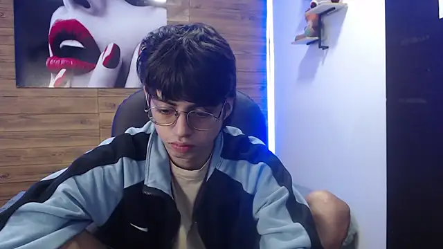 Snapshot of jhoellx chatting on 01-27-25, 12:37 jhoellx online show from 01-27-25, 12:37