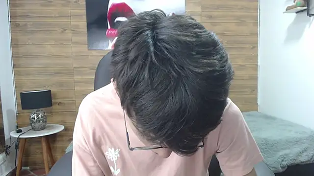 Snapshot of jhoellx chatting on 01-29-25, 12:35 jhoellx online show from 01-29-25, 12:35