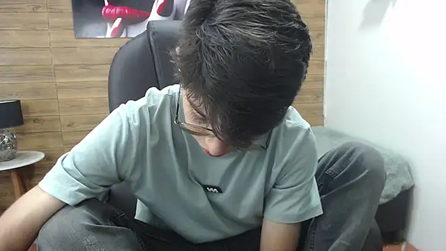 Snapshot of jhoellx chatting on 01-30-25, 12:48 jhoellx online show from 01-30-25, 12:48