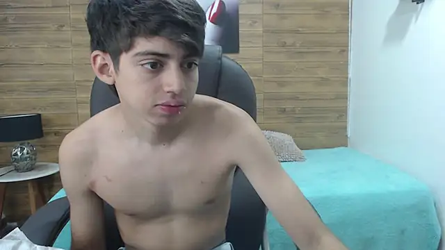 Snapshot of jhoellx chatting on 02-05-25, 01:11 jhoellx online show from 02-05-25, 01:11