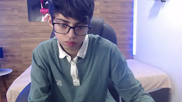 Snapshot of jhoellx chatting on 02-14-25, 02:12 jhoellx online show from 02-14-25, 02:12