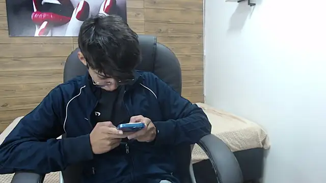 Snapshot of jhoellx chatting on 02-18-25, 12:49 jhoellx online show from 02-18-25, 12:49