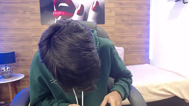 Snapshot of jhoellx chatting on 02-21-25, 01:11 jhoellx online show from 02-21-25, 01:11