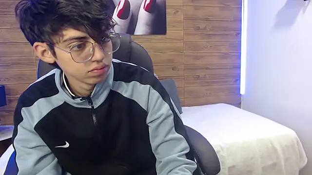 Snapshot of jhoellx chatting on 02-27-25, 12:56 jhoellx online show from 02-27-25, 12:56