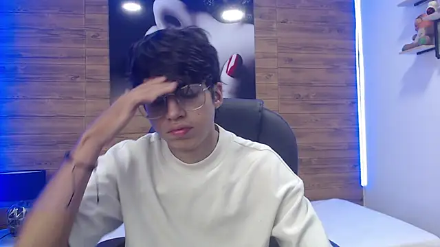 Snapshot of jhoellx chatting on 03-01-25, 12:23 jhoellx online show from 03-01-25, 12:23