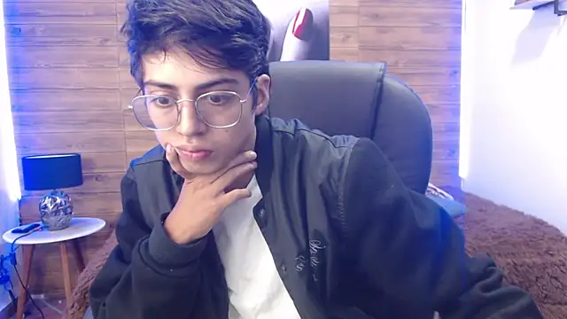 Snapshot of jhoellx chatting on 03-05-25, 01:06 jhoellx online show from 03-05-25, 01:06