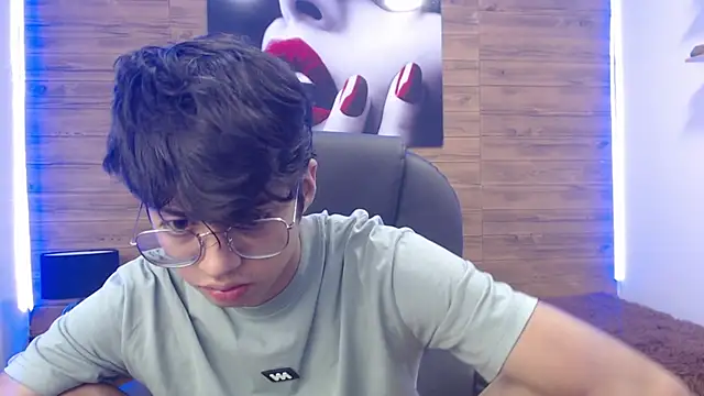 Snapshot of jhoellx chatting on 03-06-25, 01:14 jhoellx online show from 03-06-25, 01:14