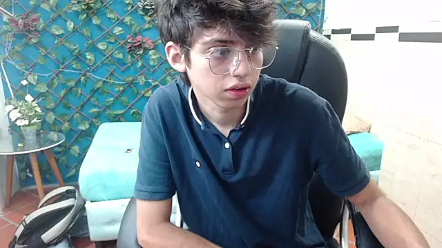 Snapshot of jhoellx chatting on 03-09-25, 12:53 jhoellx online show from 03-09-25, 12:53