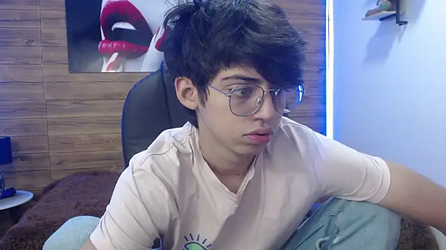 Snapshot of jhoellx chatting on 03-12-25, 12:36 jhoellx online show from 03-12-25, 12:36