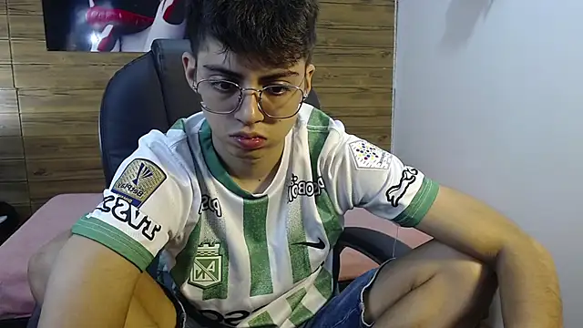 Snapshot of jhoellx chatting on 09-22-25, 07:27 jhoellx online show from 09-22-25, 07:27