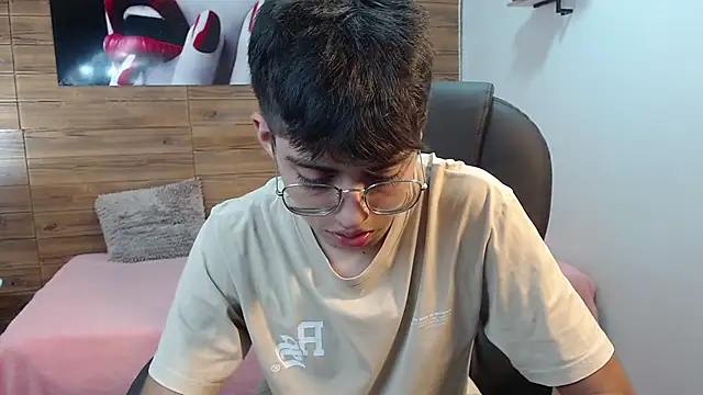 Snapshot of jhoellx chatting on 09-29-25, 07:40 jhoellx online show from 09-29-25, 07:40