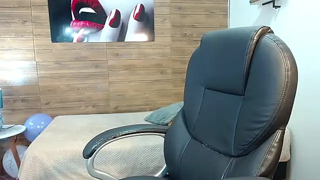 Snapshot of jhoellx chatting on 10-11-25, 07:45 jhoellx online show from 10-11-25, 07:45