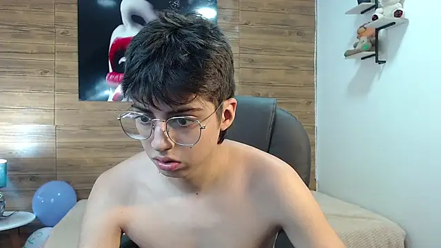 Snapshot of jhoellx chatting on 10-14-25, 07:58 jhoellx online show from 10-14-25, 07:58