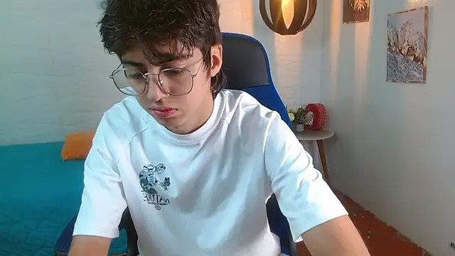 Snapshot of jhoellx chatting on 11-23-25, 01:00 jhoellx online show from 11-23-25, 01:00