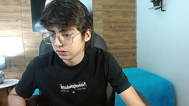 Snapshot of jhoellx chatting on 12-02-25, 07:42 jhoellx online show from 12-02-25, 07:42