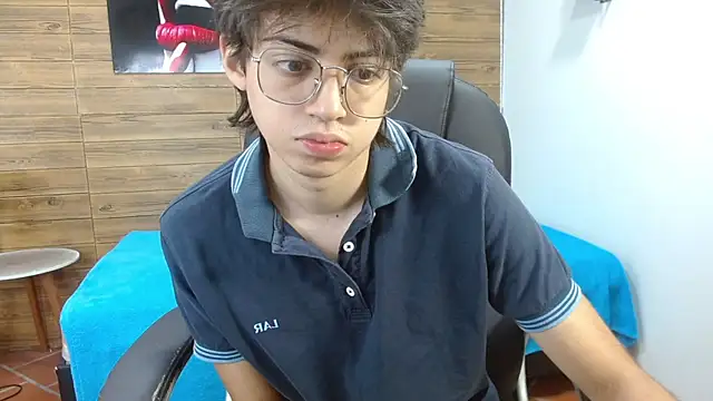 Snapshot of jhoellx chatting on 12-16-25, 07:30 jhoellx online show from 12-16-25, 07:30