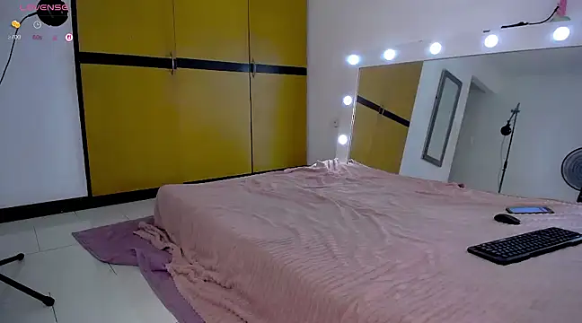 diabla sexyboobs online show from 03-12-25, 09:24